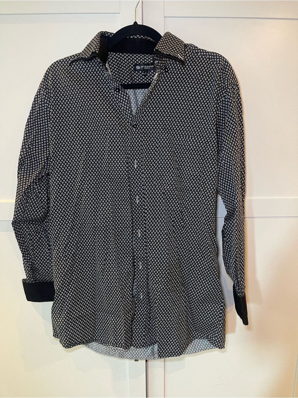 Men's Black & White Button-Down Shirt Classic Collar